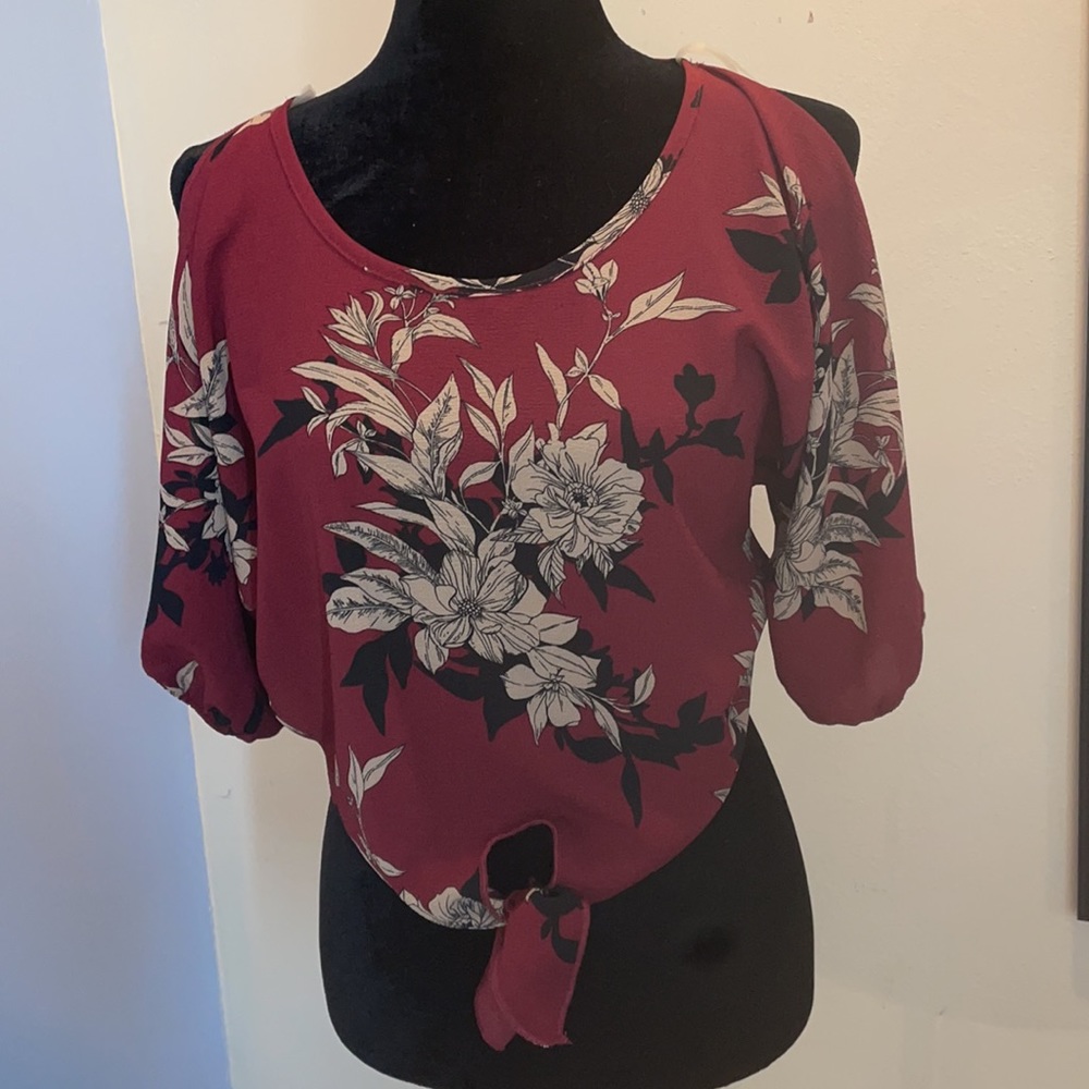 Burgundy floral top with tags